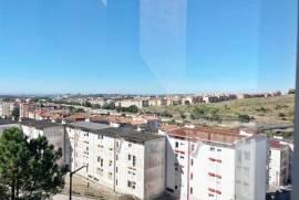Apartamento T3 em Monte Abraão com Arrecadação