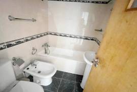 Apartamento T3 em Monte Abraão com Arrecadação