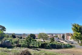 Apartamento T3 em Monte Abraão com Arrecadação