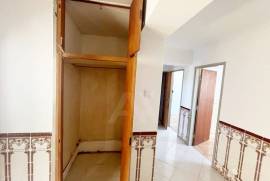 Apartamento T3 em Monte Abraão com Arrecadação