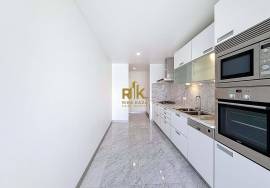3 bedroom apartment for rent in the city center