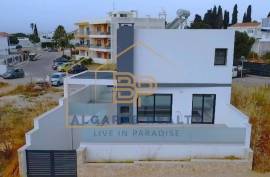 3+1 bedroom villa with garage and swimming pool