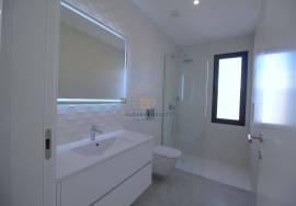 3+1 bedroom villa with garage and swimming pool