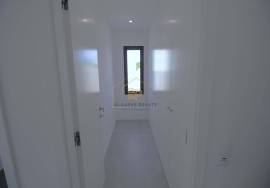3+1 bedroom villa with garage and swimming pool