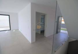 3+1 bedroom villa with garage and swimming pool