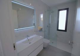 3+1 bedroom villa with garage and swimming pool