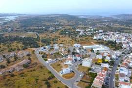 3+1 bedroom villa with garage and swimming pool