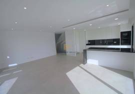 3+1 bedroom villa with garage and swimming pool