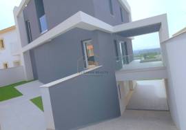 3+1 bedroom villa with garage