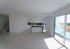 3+1 bedroom villa with garage