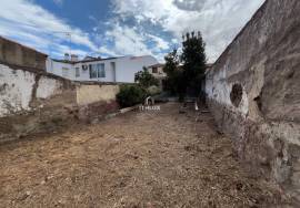 Two-sided house in Calle Soledad