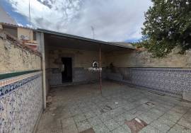 Two-sided house in Calle Soledad
