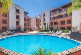 2 bedroom flat for sale in Vilamoura, walking distance to golf courses