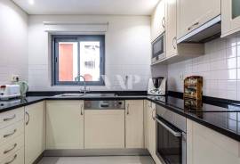 2 bedroom flat for sale in Vilamoura, walking distance to golf courses