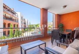 2 bedroom flat for sale in Vilamoura, walking distance to golf courses