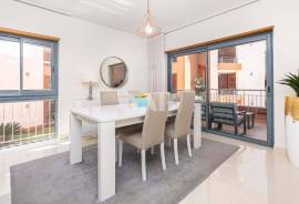 2 bedroom flat for sale in Vilamoura, walking distance to golf courses
