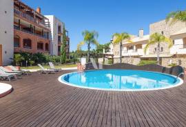 2 bedroom flat for sale in Vilamoura, walking distance to golf courses