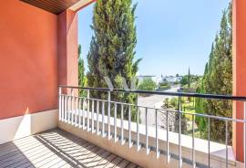 2 bedroom flat for sale in Vilamoura, walking distance to golf courses