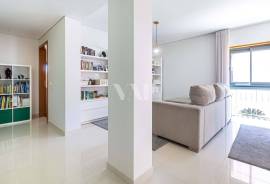 2 bedroom flat for sale in Vilamoura, walking distance to golf courses