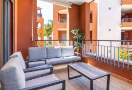 2 bedroom flat for sale in Vilamoura, walking distance to golf courses