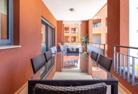 2 bedroom flat for sale in Vilamoura, walking distance to golf courses