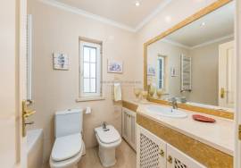 Semi-detached 4+1 bedroom villa in Quinta da Beloura — Luminosity, Comfort and Privacy in a Privileged Location