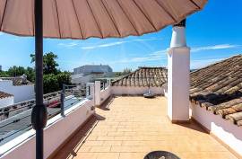 Beautifully appointed, high quality 2 bedroom villa in Tavira countryside