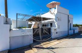 Beautifully appointed, high quality 2 bedroom villa in Tavira countryside