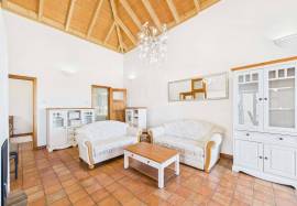 Beautifully appointed, high quality 2 bedroom villa in Tavira countryside