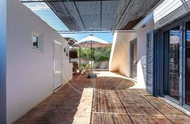 Beautifully appointed, high quality 2 bedroom villa in Tavira countryside