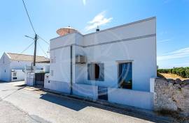 Beautifully appointed, high quality 2 bedroom villa in Tavira countryside