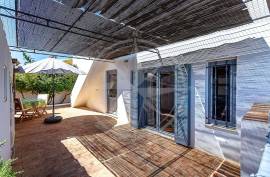 Beautifully appointed, high quality 2 bedroom villa in Tavira countryside