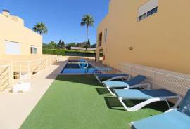 Renovated 2 bedroom semi-detached villa with pool and garage - Patroves-Albufeira