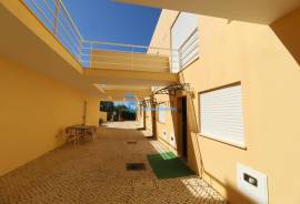 Renovated 2 bedroom semi-detached villa with pool and garage - Patroves-Albufeira