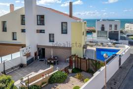 Luxury 3 Bed Villa For Sale In Santa Cruz