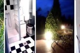 A Romantic riverside cottage on the Danube and one Business building for sale in Komárom