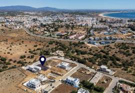 Plot for 3 Bedroom Villa in Porto De Mos, Lagos