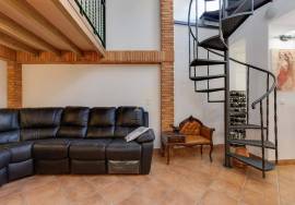 Charming house in the heart of Portimão T1+1 – patio with glass roof, private terrace