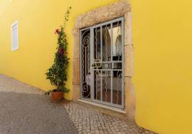 Charming house in the heart of Portimão T1+1 – patio with glass roof, private terrace