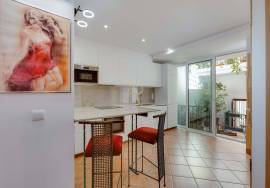 Charming house in the heart of Portimão T1+1 – patio with glass roof, private terrace