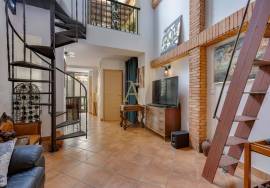 Charming house in the heart of Portimão T1+1 – patio with glass roof, private terrace