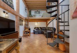 Charming house in the heart of Portimão T1+1 – patio with glass roof, private terrace