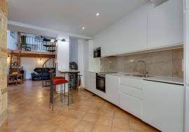 Charming house in the heart of Portimão T1+1 – patio with glass roof, private terrace