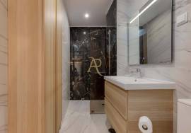 Charming house in the heart of Portimão T1+1 – patio with glass roof, private terrace