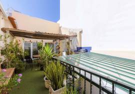 Charming house in the heart of Portimão T1+1 – patio with glass roof, private terrace