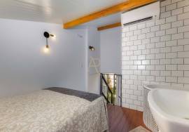 Charming house in the heart of Portimão T1+1 – patio with glass roof, private terrace