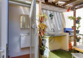 Charming house in the heart of Portimão T1+1 – patio with glass roof, private terrace