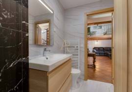 Charming house in the heart of Portimão T1+1 – patio with glass roof, private terrace