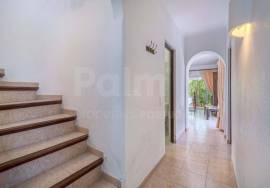 Charming 3-Bedroom Villa with Pool & Sea View | Carvoeiro