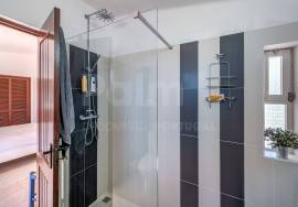 Charming 3-Bedroom Villa with Pool & Sea View | Carvoeiro